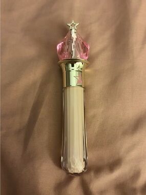 New Magic Star 
Jeffree Star Concealer
C9.5 color